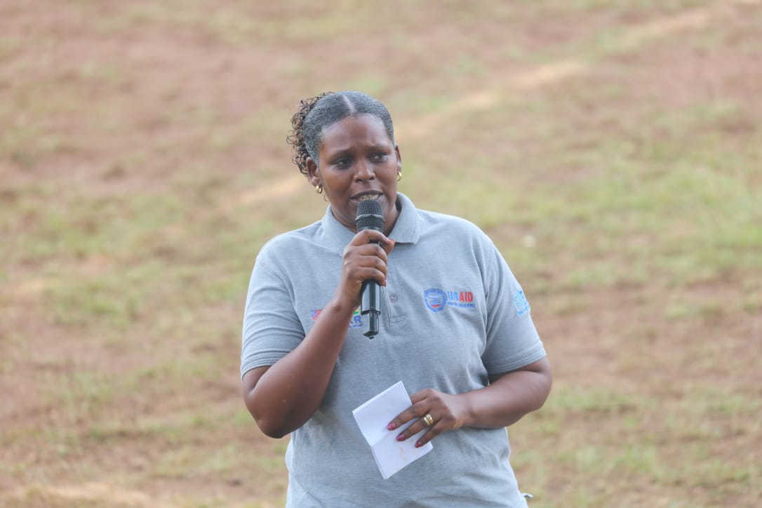 FXBRwanda's tweet photo. Today, @USAID Igire Turengere Abana Activity, implemented by @FXBRwanda , celebrated #IDG2024 alongside district officials under the theme "Girls' Vision for the Future."
The event featured a girls' football match, promoting teamwork and confidence, and honored top academic performers, empowering girls to shape bright and promising future!
@PEPFAR @USAID @USAIDRwanda
#EmpowerGirls #GirlsVision