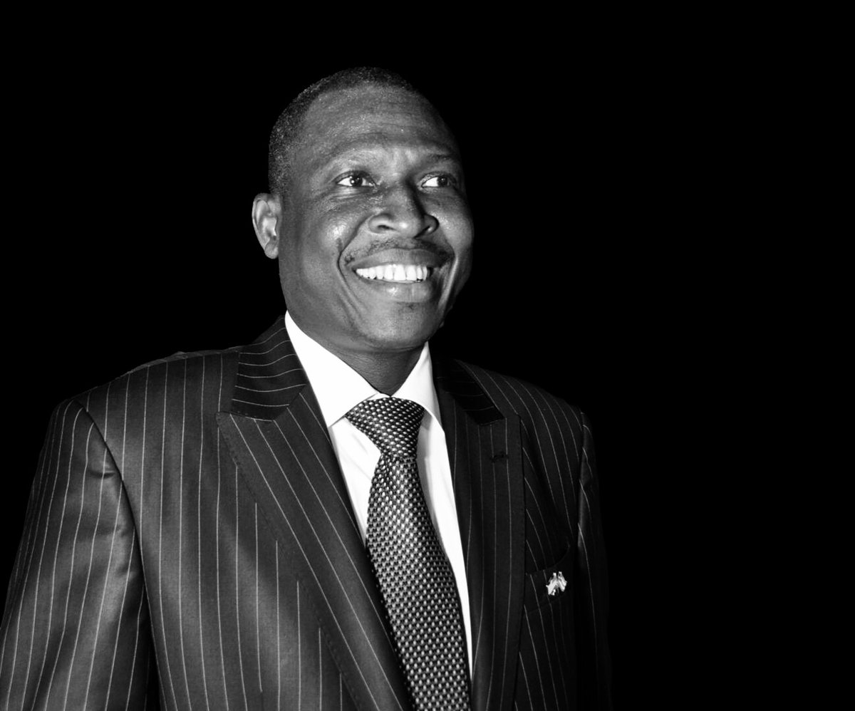 kmnatchaba's tweet photo. Le décès du Ministre Pré est un choc pour nous tous. Haut cadre de très grande qualité, il savait allier empathie, convivialité et rigueur. Un homme aux milles anecdotes !!

Condoléances aux siens et que Dieu lui accorde une bonne place auprès de lui. Amen. https://t.co/lFW5RpUYsi
