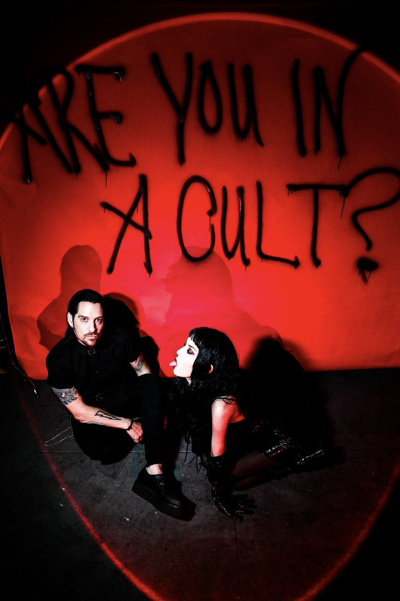 Tonyxnova's tweet photo. Is this on? For like my first post in years here - come get your October vibes on with us LA! Thurs 10.17 @dead_posey is playing our album release show at Knucklehead Hollywood with all sorts of spooky season goodies!💀🎃 

Tickets: https://t.co/dJz5OGUZC8 https://t.co/7ssO4f5fnv