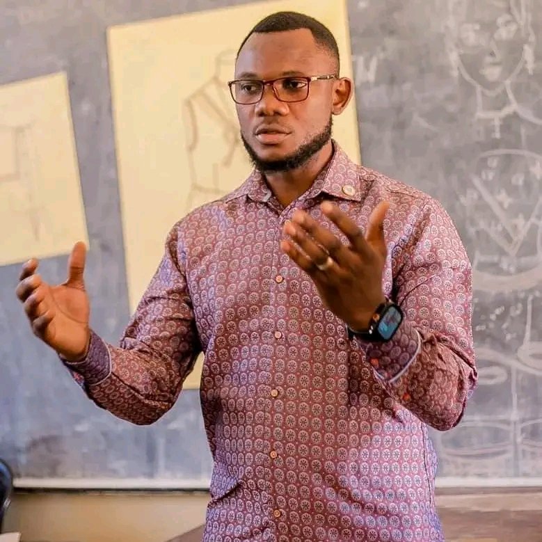 fredmukengeshay's tweet photo. Éducation/ Haut Katanga 1: Proved Joseph Mwinkeu et toute son équipe dirigeante fixent à l'opinion National et International,  il y'a eu aucune marche ni mort d'un élève à lubumbashi tué par balles cpte tenue de ce qui se dit sur les réseaux sociaux par de gens de mauvaise foi. https://t.co/axazCIM7re