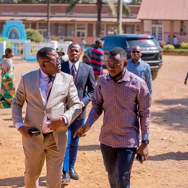 fredmukengeshay's tweet photo. Éducation/ Haut Katanga 1: Proved Joseph Mwinkeu et toute son équipe dirigeante fixent à l'opinion National et International,  il y'a eu aucune marche ni mort d'un élève à lubumbashi tué par balles cpte tenue de ce qui se dit sur les réseaux sociaux par de gens de mauvaise foi. https://t.co/axazCIM7re