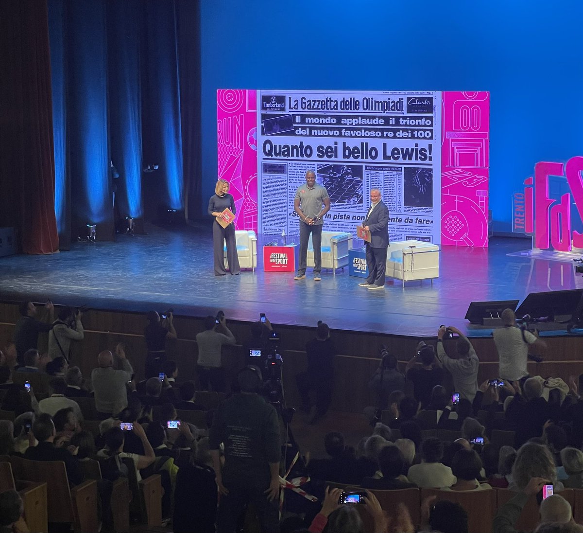 gpusti's tweet image. Primo giorno al #FestivalDelloSport di Trento, Stefano Domenicali (CEO Formula 1) e Carl Lewis (abbastanza bravo nell’atletica)