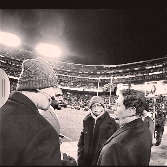 SteveMadan's tweet photo. @SteveYoungQB Happy Birthday 🎉✌🏾 https://t.co/i0zsJbgrTN