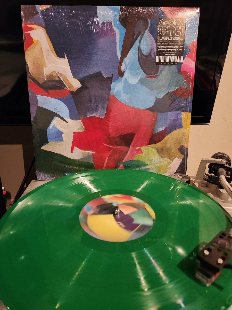 SpinVinyl1's tweet image. The Olivia Tremor Control are one of the best "neo-psych" bands of the 90's. This is their second full length release Black Foliage: Animation Music Volume 1. A great album to immerse yourself in. 
#TheOliviaTremorControl #BlackFoliageAnimationMusicVolume1 #ANewDay #vinylrecords