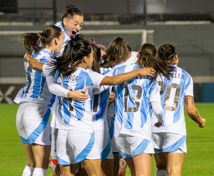 🇦🇷 Selección Argentina ⭐⭐⭐ (@argentina) on Twitter photo #SelecciónFemenina La Selección <a href="/Argentina/">🇦🇷 Selección Argentina ⭐⭐⭐</a> se medirá ante Colombia en Estados Unidos.
📝 shorturl.at/8CPXa #SelecciónFemenina La Selección <a href="/Argentina/">🇦🇷 Selección Argentina ⭐⭐⭐</a> se medirá ante Colombia en Estados Unidos.
📝 shorturl.at/8CPXa