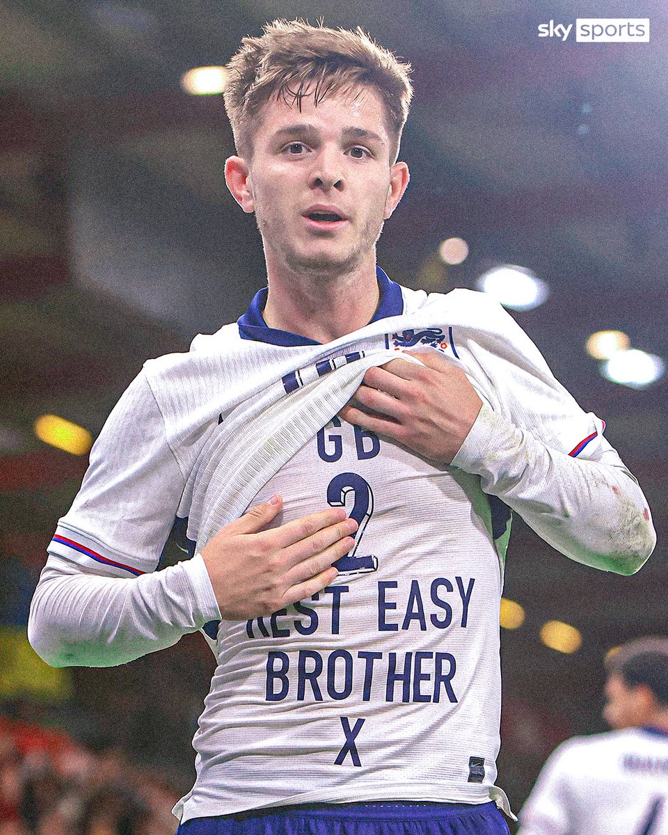 SkySportsNews's tweet image. James McAtee with a touching tribute for George Baldock ❤️