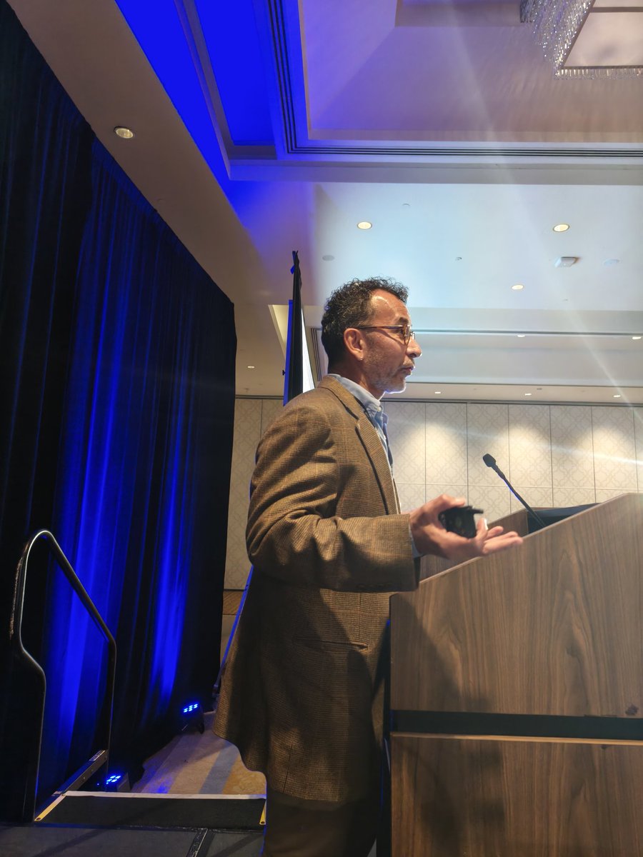 daniela_oaks's tweet photo. I couldn't tweet during my session on non-cutaneous melanoma @SocietyMelanoma (though I tried...) but we had some fantastic talks! @PatriciaPossik on the genomic landscape of #acral #melanoma in Latam patients, Rolando Pérez-Lorenzo @Columbia on CK2 role in acral melanoma.. (1/3) https://t.co/szc94CvYq1