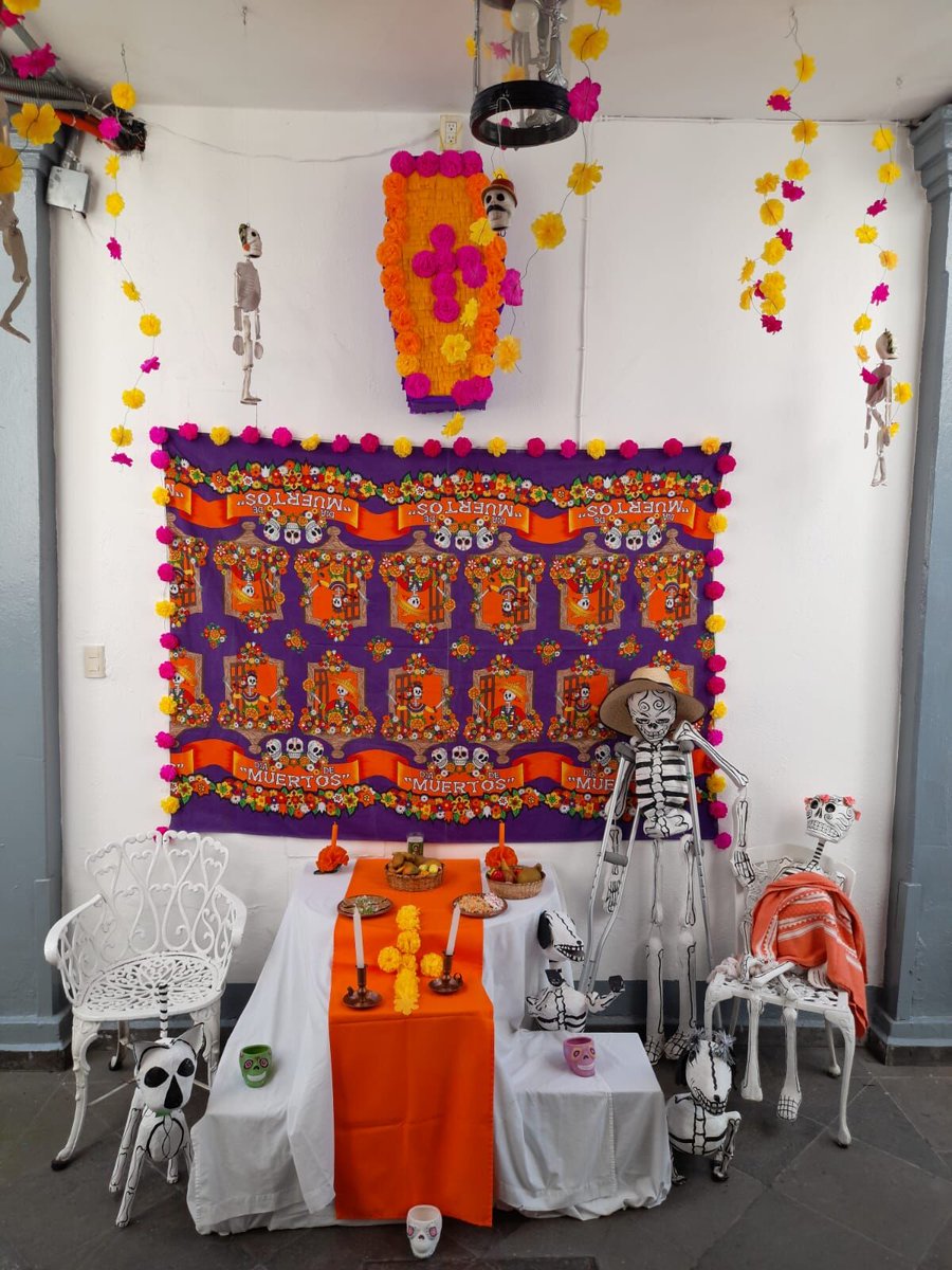 casagonzalez's tweet photo. ¡Día de Muertos ya llegó a Hotel Casa González! 💀🌼 Te invitamos a ver nuestro hermoso altar y disfrutar de esta tradición mexicana en pleno corazón de la CDMX. ¡Te esperamos! #DíaDeMuertos #CDMX #TradiciónMexicana https://t.co/vgm219aSvG