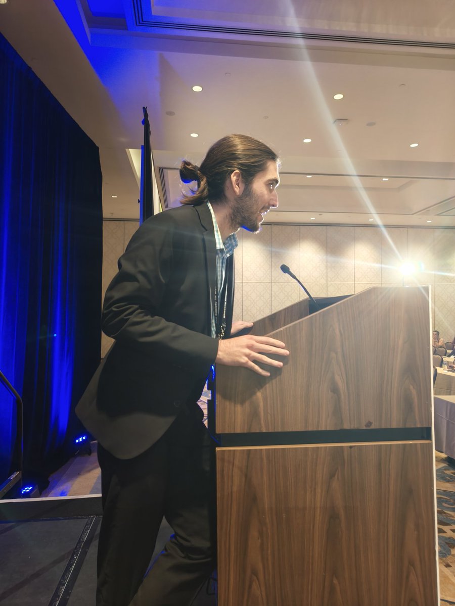 daniela_oaks's tweet photo. Julius Yevdash @uiowa, one of the winners of the popular vote in the #TraineeSession on making a model of #uveal melanoma in zebrafish π and @AndrewEAplin @JeffersonUniv on the mechanisms of dormancy in #uvesl melanoma. Overall a great session! @SocietyMelanoma (3/3) https://t.co/Yb5lHXZ5PE