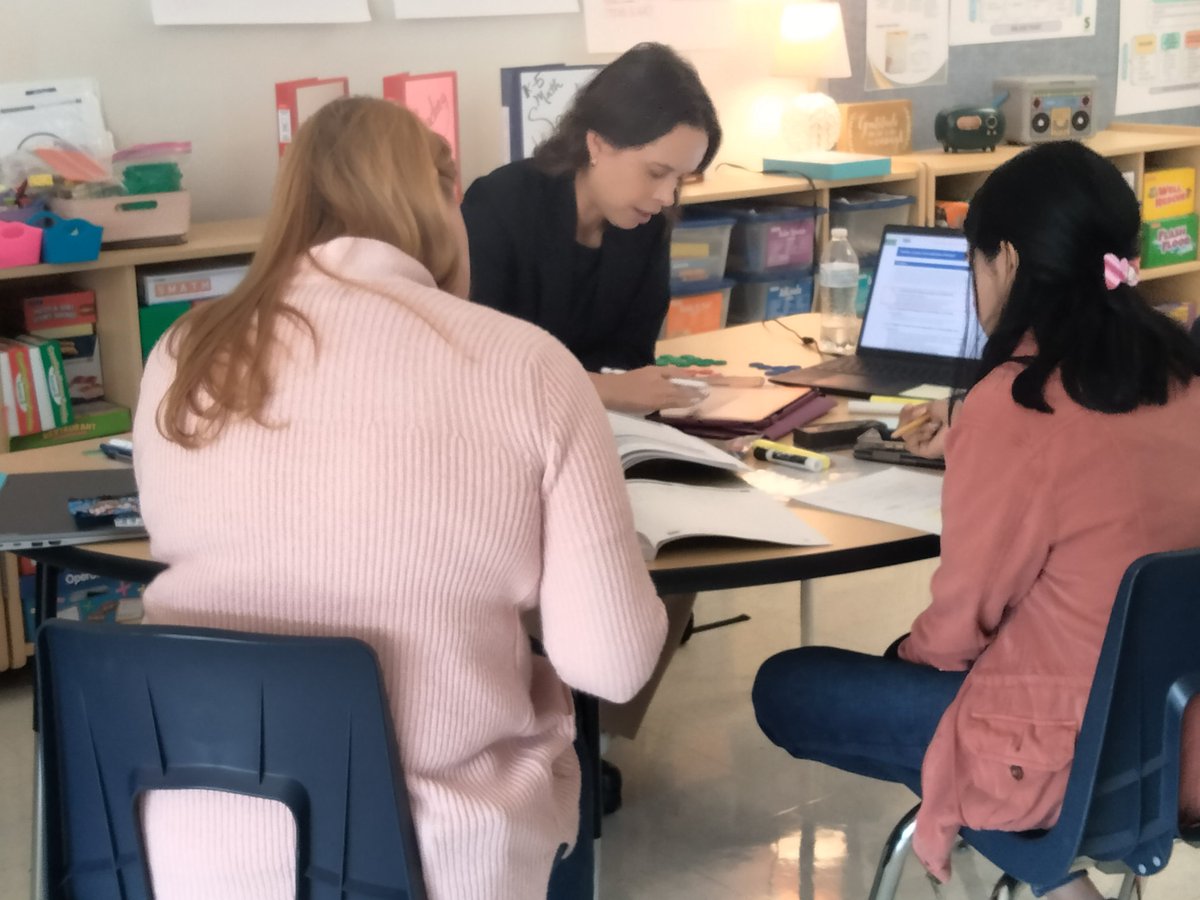 SFBashlia's tweet image. Coach Gabbie doing her "magic"--- Thank you for coming out, I am blessed to work alongside you to serve and grow our teachers! #greatminds #EurekaMath @Southgate_Gator @GISDMath @GISDTLD