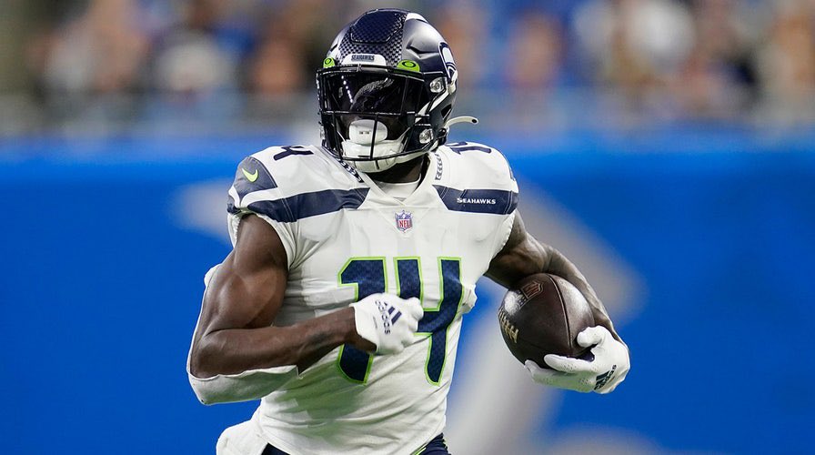 DaveMyersBIB's tweet photo. I’ve wanted DK Metcalf since the draft. 

Drafting Cody Ford over him still stings. 

He gives you the speed and the size you thought you had in Gabe Davis. 

He looks miserable in Seattle and has for some time. 

And he’s just 26. 

I think it’s worth a call…

#BillsMafia https://t.co/pZi1mcuwx1