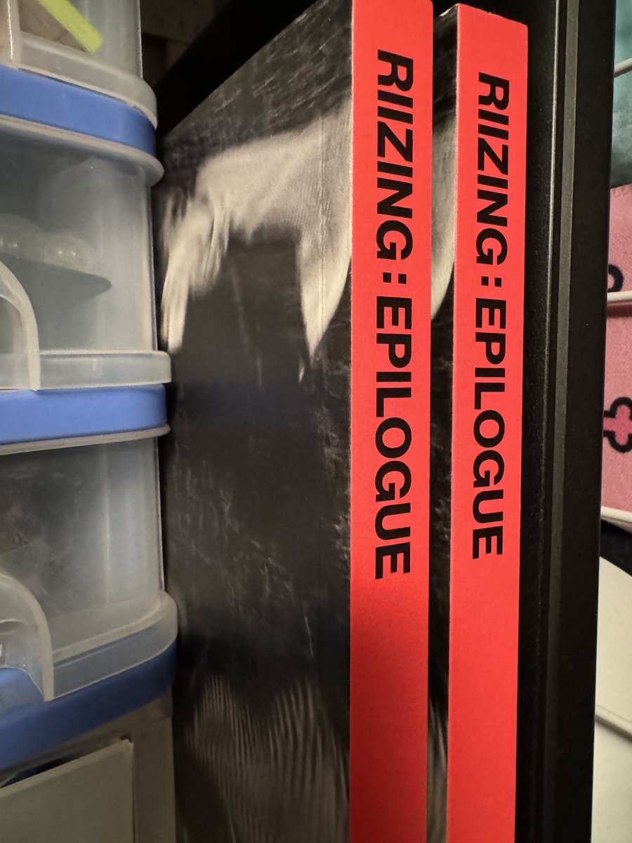 Tayabbiny's tweet image. #RIIZEis6 #라이즈 를 지키기 위한 앨범 나눔 이벤트

- 미니 앨범 포토북 라이징, 붐붐베, 임파서블 버전
- 럭키 앨범 초회 생산 한정반 A/B, 통상반
- 에필로그 앨범 포토북, 카세트테이프 버전

✅RT
✅Follow

힘든 시기를 견딜 희주들을 위해 추첨으로 총 15분께 드리겠습니다🧡 당연히 6인