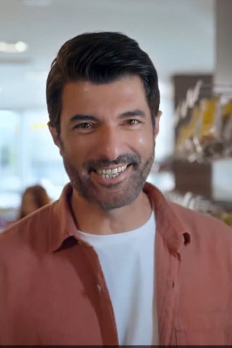 enginistmht's tweet photo. MutluYıllar EnginAkyürek https://t.co/bZyo5FBsrQ
