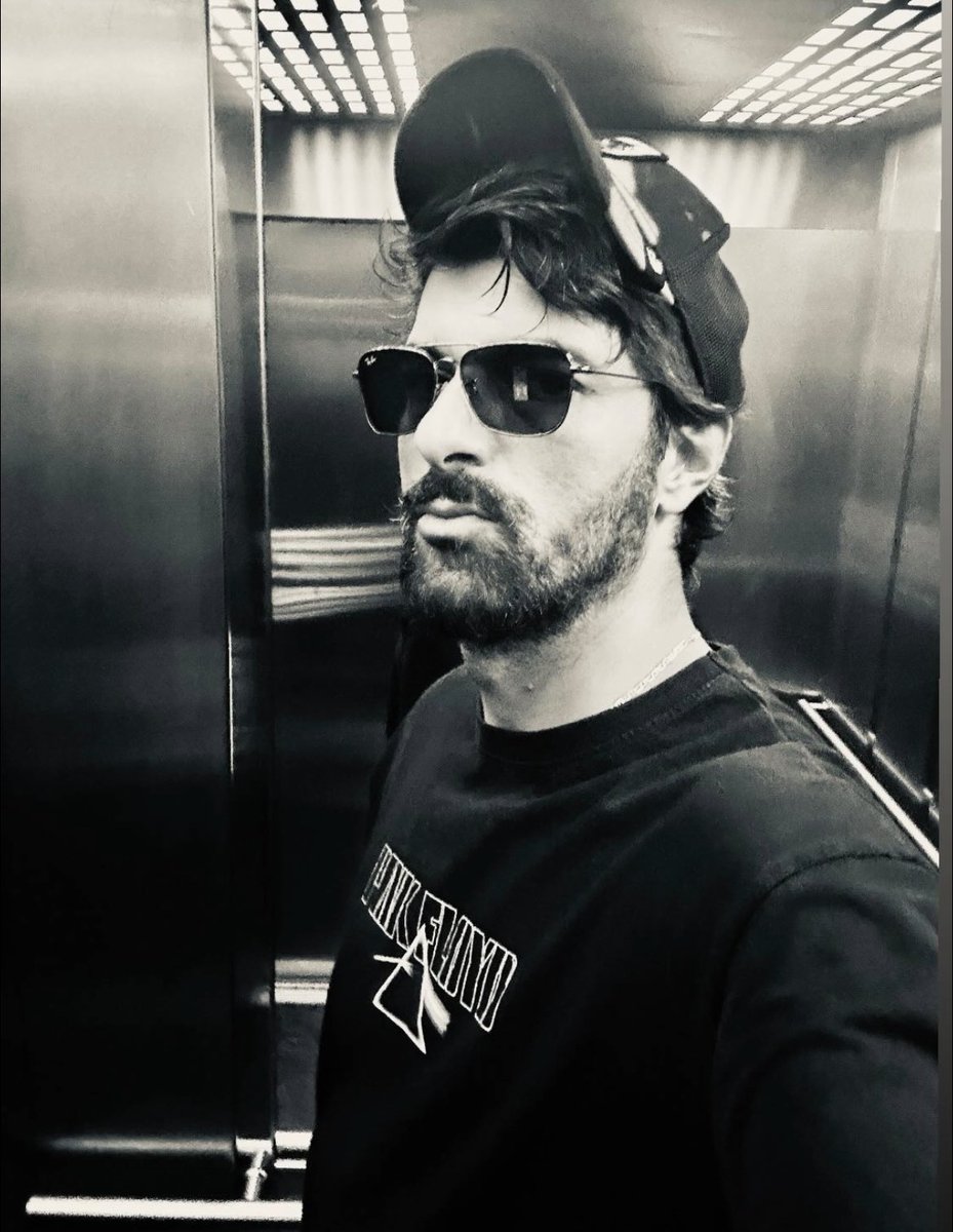 gündemde yer almaya devam ediyoruz bol rt ve beğeni yapalım
iyi ki doğdun engin akyürek iyi ki varsın 

MutluYıllar EnginAkyürek