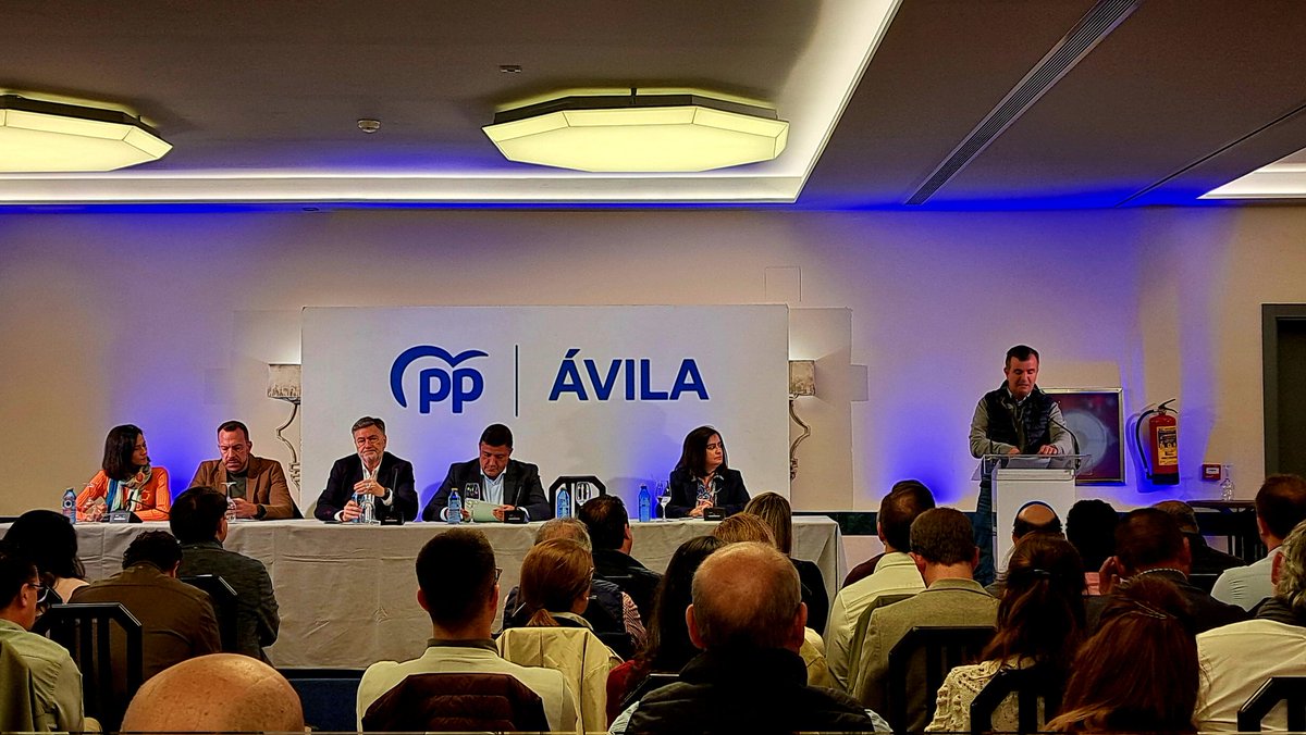 Reunidos en la Junta Directiva Provincial de <a href="/PPopularAvila/">Partido Popular de Ávila</a> . Nuestro Secretario Gral. <a href="/JuntosSotillo/">Juan Pablo Martín-Juntos por Sotillo</a> nos presenta del balance de actuaciones desde la última JD que celebramos antes de Verano. 
#Seguimos