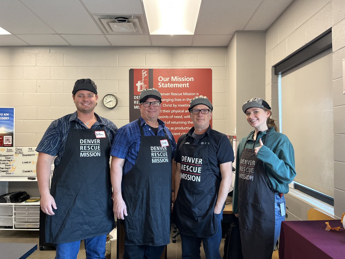 fastly's tweet image. Huge shoutout to our Denver office! Yesterday a team of Fastlyans volunteered at the @denverrescue to help prep dinner meals for people experiencing homelessness. We love that Fastlyans truly embody our company values both in and out of the office. #LifeAtFastly #FastlyGivesBack