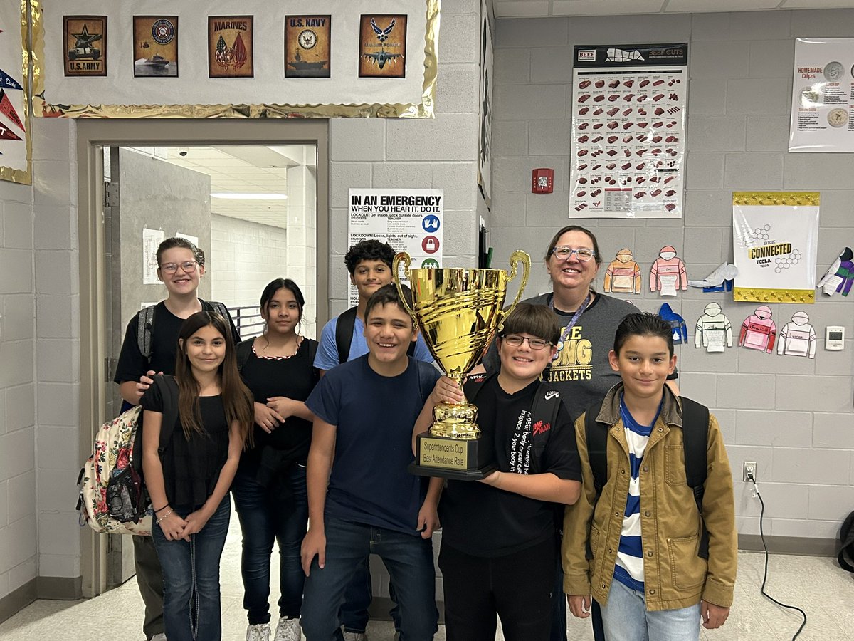 HectorLeadsTX's tweet image. I had an Attendance Trophy made to further enhance our Texas Instructional Leadership and @J_Renaissance work around Culture and Climate. 

It finally arrived and I was excited to present it to our 6th graders and their House Leader, Ms. Kraatz!  #CUsRise