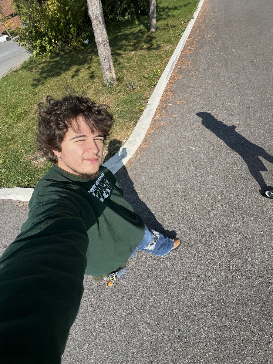 lacedinsilver's tweet image. Same fit for like the 3rd day in a row #PullMyFinger