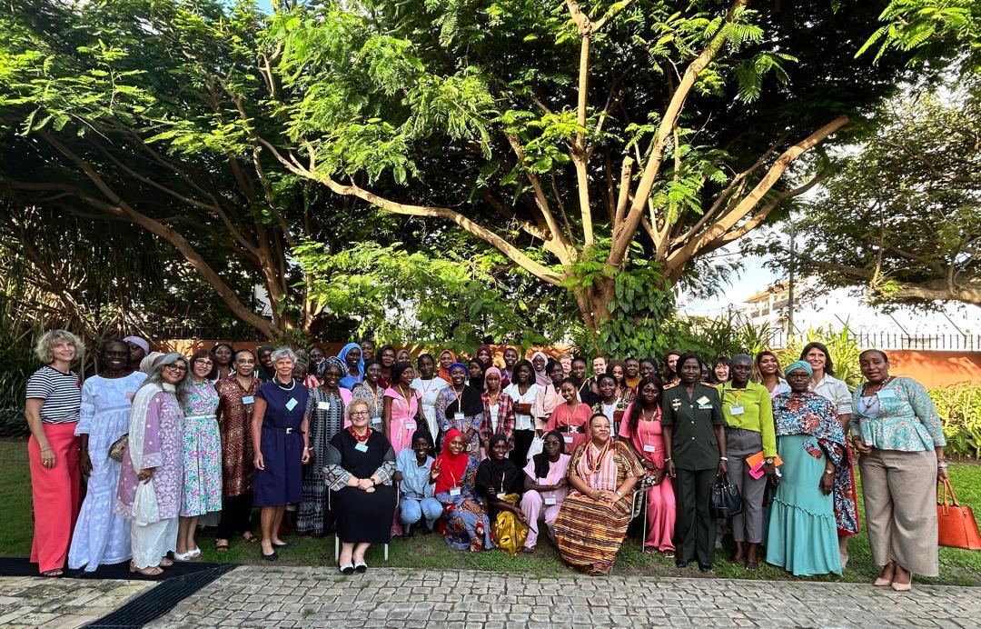 UNFPASenegal's tweet photo. Une journée mémorable de partage intergénérationnel dans le cadre du programme de mentorat #AilespourElles . De riches échanges entre marraines et mentorées au sein d'un groupe distingué de femmes leaders sénégalaises 💪
09/10/2024 https://t.co/Mkrmpce26j