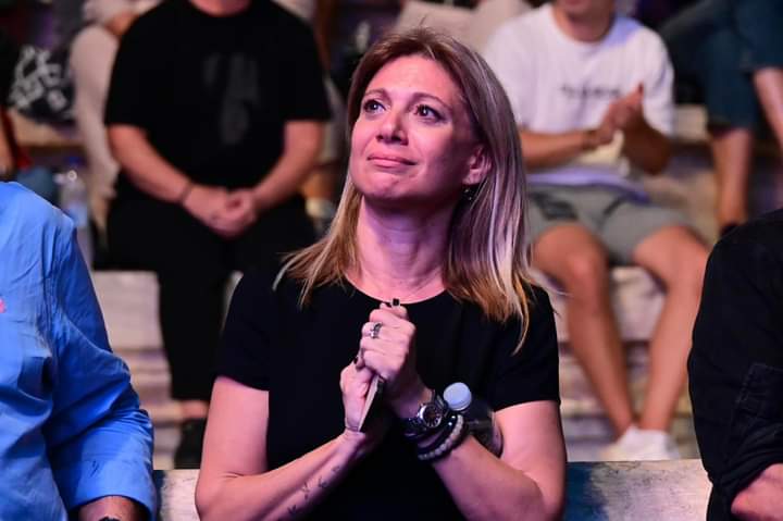 Kyria_Katy's tweet image. Λοιδορήθηκε, κατηγορήθηκε, την έβρισαν, την χλεύασαν, αλλά αυτή εκεί. Περήφανη κι αγωνίστρια. Για το παιδί της. Για όλα τα θύματα των Τεμπών. #Τεμπη #Τεμπη_έγκλημα 
#Καλλιμαρμαρο #Καρυστιανού 
📸 Yannis Kemmos