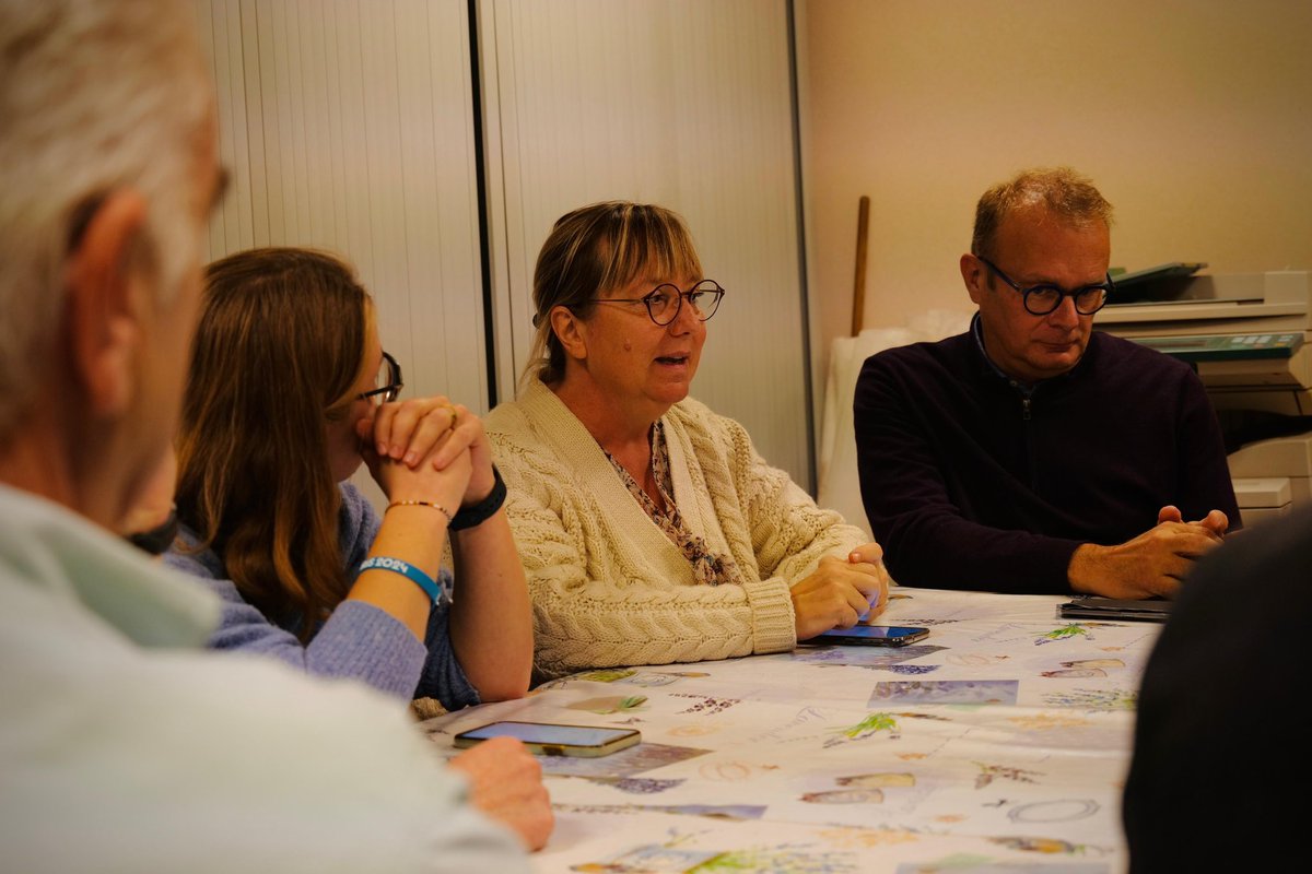 Mercredi soir, à Rives-en-Seine, <a href="/NicolasMayerNMR/">Nicolas Mayer-Rossignol</a> était aux côtés des militants de #SeineMaritime pour réaffirmer notre ambition d'un rassemblement autour de valeurs claires : une #gauche pour réellement changer la vie des gens !