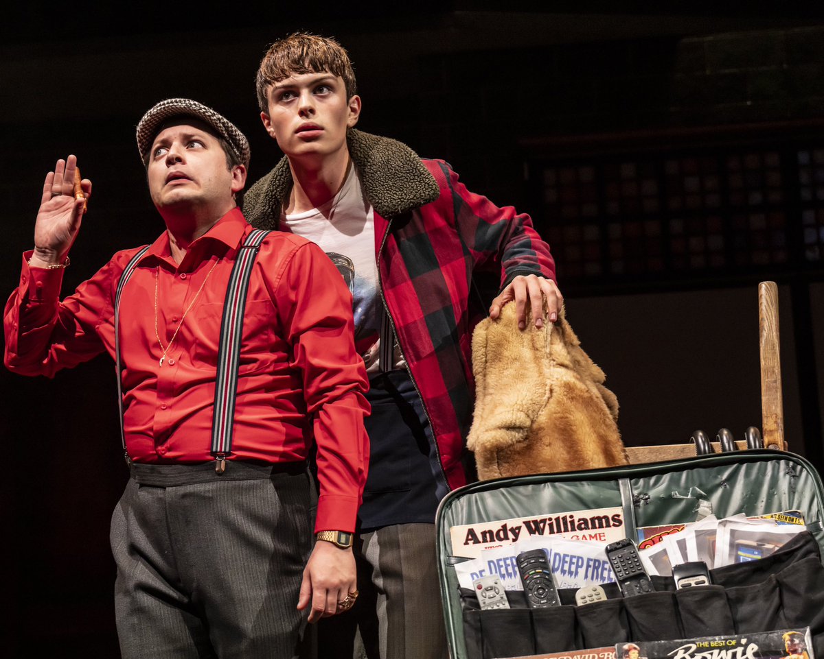 Only Fools and Horses The Musical (@ofahmusical) on Twitter photo If you listen closely… you’ll hear the sound of another PACKED house at <a href="/BradfordTheatre/">Bradford Theatres</a> 😉🍹 #OFAHMusical If you listen closely… you’ll hear the sound of another PACKED house at <a href="/BradfordTheatre/">Bradford Theatres</a> 😉🍹 #OFAHMusical