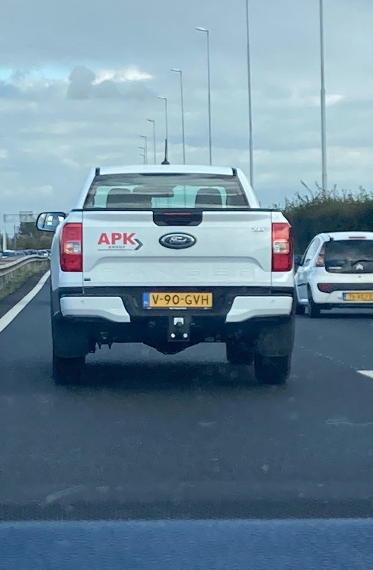 RubenvanDieten's tweet photo. @BNRpetrolheads zat er afgelopen zaterdag een sticker in de goodiebag.
#APK#komjoenittie ? https://t.co/kb0JDFc3PU