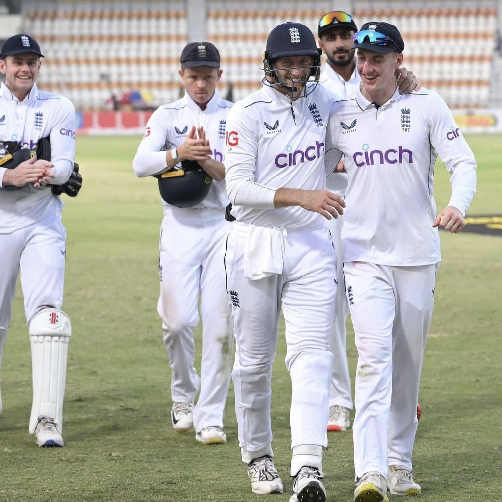 Tailenders tweet media