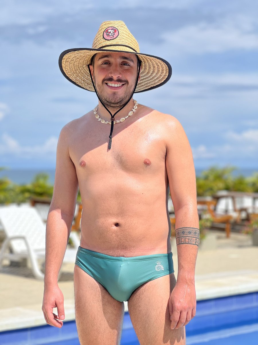 juanfernandoet's tweet photo. Usando mi Outfit favorito 😎 🏝️ ☀️ https://t.co/IoB5u9BvfY