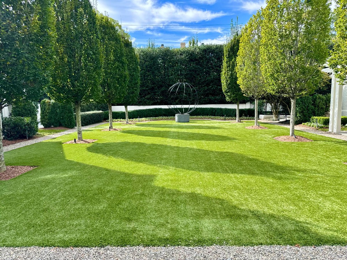 ATP_CLT's tweet photo. Bringing Turf Back to Life! 🌿✨

We recently gave this beautiful yard a refresh just in time for a big event at our client’s home! We even created a custom space for a stunning sculpture installation. 🎨🌱

Regular maintenance is key to keeping your artificial turf looking fr... https://t.co/5zM5Xsf74P