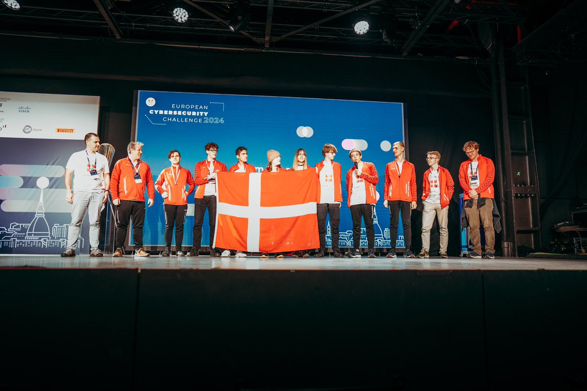 Danmark scorer en topfem placering for fjerde år i træk.
200 point fra en bronzemedalje over Polen, men det viser bare, at hvert flag tæller.
Fantastisk flot præstation til det hårdeste EM nogensinde.
#dkmedier #dkpol #hackforschack