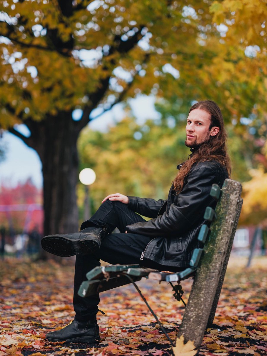 Raphael Weinroth-Browne (@raphcello) on Twitter photo Hey everyone! I’ll be doing a live Q&A on my IG <a href="/raphcello/">Raphael Weinroth-Browne</a> tomorrow (Saturday) at 12 pm EST / 18:00 CET where you can ask me how things are coming along with the new album and any other burning questions you may have 🔥🎻 See you then! 😊
📸: <a href="/curtisperry/">Curtis Perry</a> Hey everyone! I’ll be doing a live Q&A on my IG <a href="/raphcello/">Raphael Weinroth-Browne</a> tomorrow (Saturday) at 12 pm EST / 18:00 CET where you can ask me how things are coming along with the new album and any other burning questions you may have 🔥🎻 See you then! 😊
📸: <a href="/curtisperry/">Curtis Perry</a>