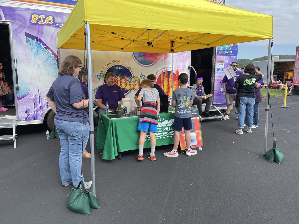unitedwayknox's tweet photo. We want to say a big thank you to @ORNL for hosting the travelling science fair for our Community Schools students! This exciting opportunity brought STEM to life for many young learners. 

Thanks for sharing this amazing opportunity with local children, ORNL! https://t.co/7eu2VR30K6