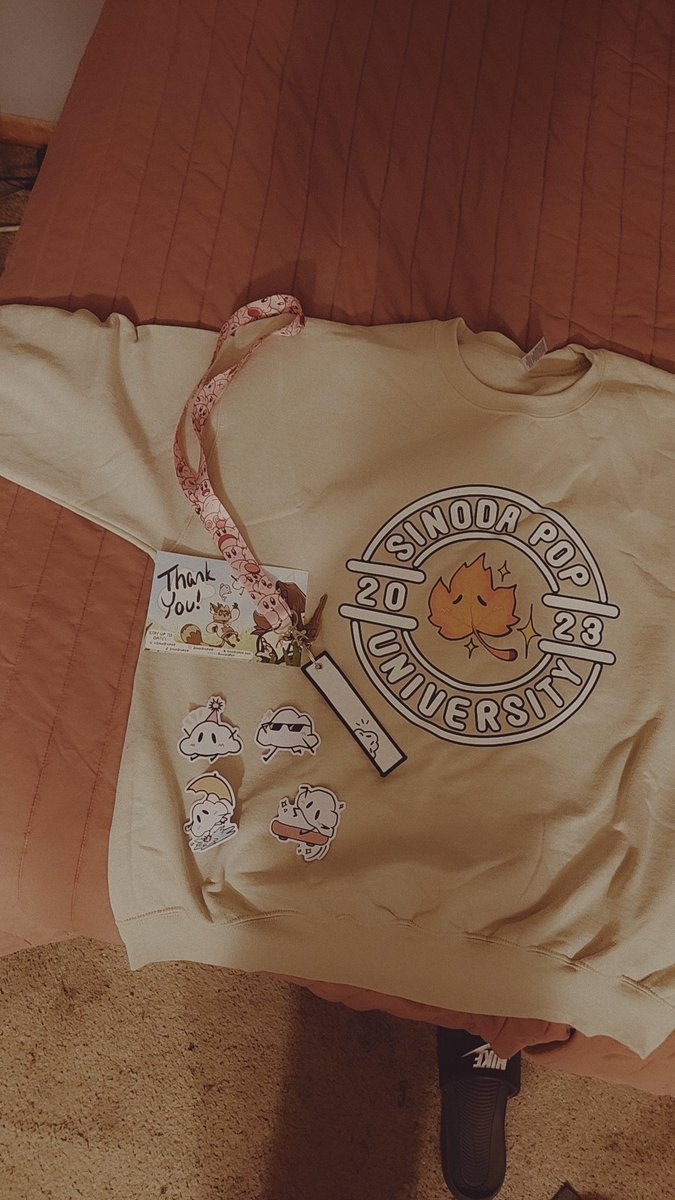 <a href="/cinnamonlols/">˗ˏˋcinnamonˎˊ˗</a> <a href="/SinodaPop/">SinodaPop</a> this merch is awesome! I'm not normally a hoodie person but this one is so comfortable, and I really love it, and thank you for the extra key chain and stickers it's so sweet 💖