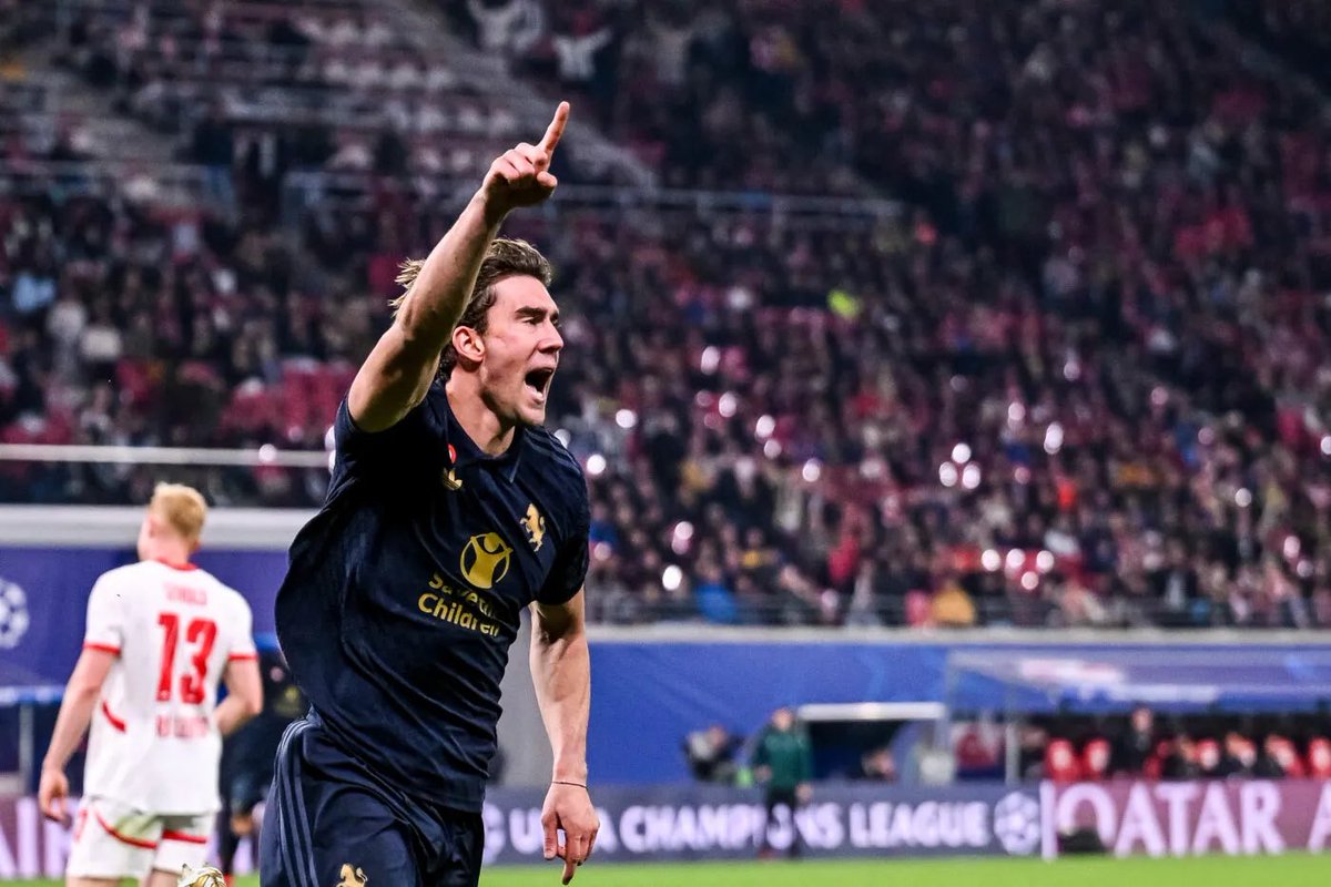 ๐ฃ๐จ๐ฉ๐๐ก๐ง๐จ๐ฆ ๐๐ ๐ค๐ค tweet media