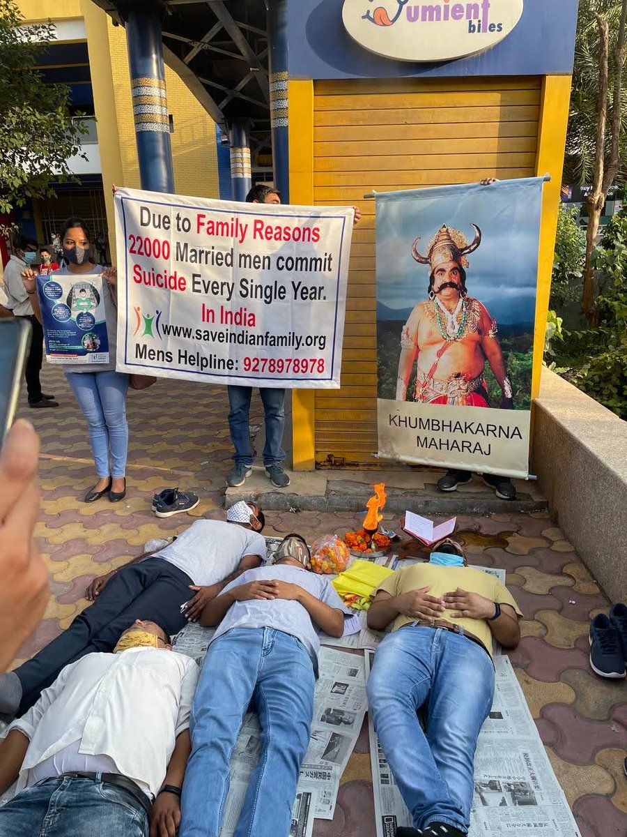 SamSiff's tweet image. Huge crowd gathered at kumbhakarna pooja.
Men’s Right activists performed KumbhakarnaPooja across various cities to mark Harassment faced by Men due to false cases.They seek good sleep from Kumbhakarna &amp;amp; prayed Judiciary &amp;amp;Police to wake up for MEN’s issues.
@realsiff