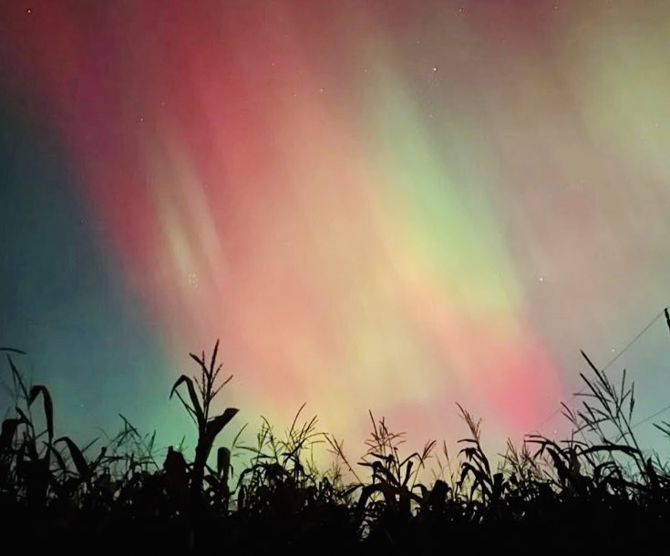 hvanspall's tweet image. #NorthernLights #CoronalMass #SolarParticles #Ontario