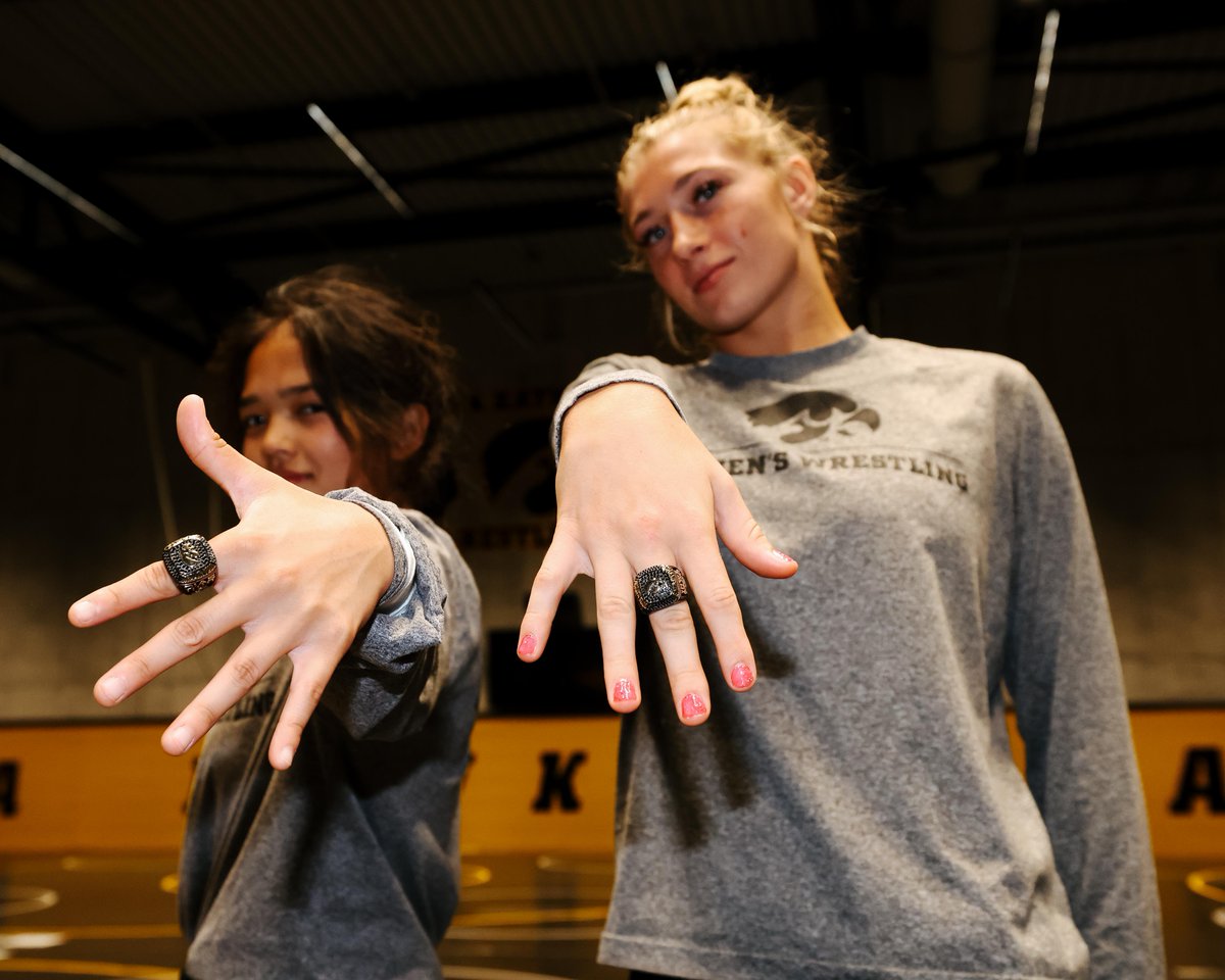 Show 'em off 💍 

#Hawkeyes