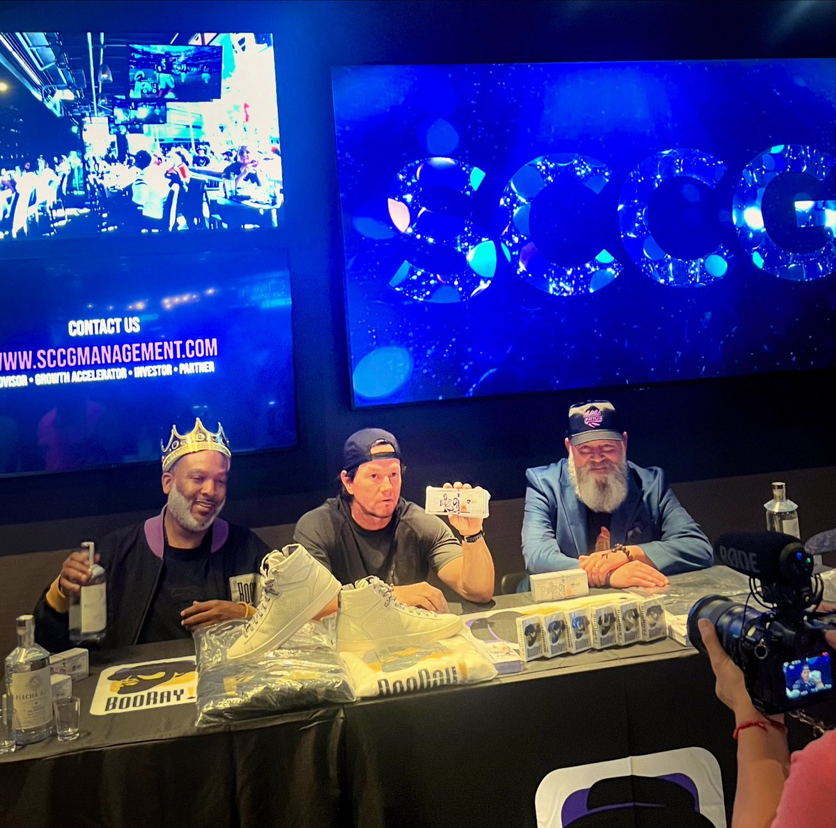 ♠️♦️#BooRay,#vegasbaby ♣️♥️
<a href="/KendrickPerkins/">Kendrick Perkins</a> <a href="/markwahlberg/">Mark Wahlberg</a>