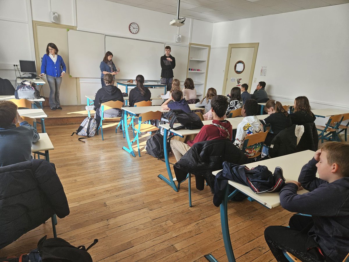 Formation des Ambassadeurs Phare 
Accueil au LMB 👍visite des ateliers, rencontre avec un ambassadeur lycée et formation à leur nouvelle fonction. Prochain rdv avec l’auteure du roman « Ne vois tu rien venir ? »
#NAH <a href="/Dsden23/">DSDEN de la Creuse</a> <a href="/aclimoges/">Académie de Limoges</a> 
<a href="/LMBFelletin/">LMB de Felletin</a>