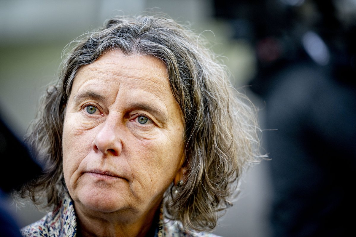 Vrij Nederland (@vrij_nederland) on Twitter photo Toepassing van het staatsnoodrecht is in deze omstandigheden niets anders dan misbruik van bevoegdheden, vertelt noodrechtexpert Adriaan Wierenga in een interview met <a href="/ThijsBroer/">Thijs Broer</a>. vn.nl/uitroepen-asie… Toepassing van het staatsnoodrecht is in deze omstandigheden niets anders dan misbruik van bevoegdheden, vertelt noodrechtexpert Adriaan Wierenga in een interview met <a href="/ThijsBroer/">Thijs Broer</a>. vn.nl/uitroepen-asie…