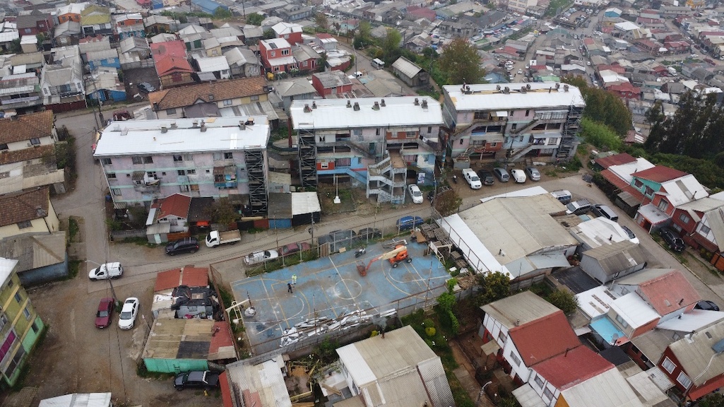 Proyecto piloto de retiro de asbesto en Lota registra más del 50 por ciento de avance
suractual.cl/2024/10/11/pro…