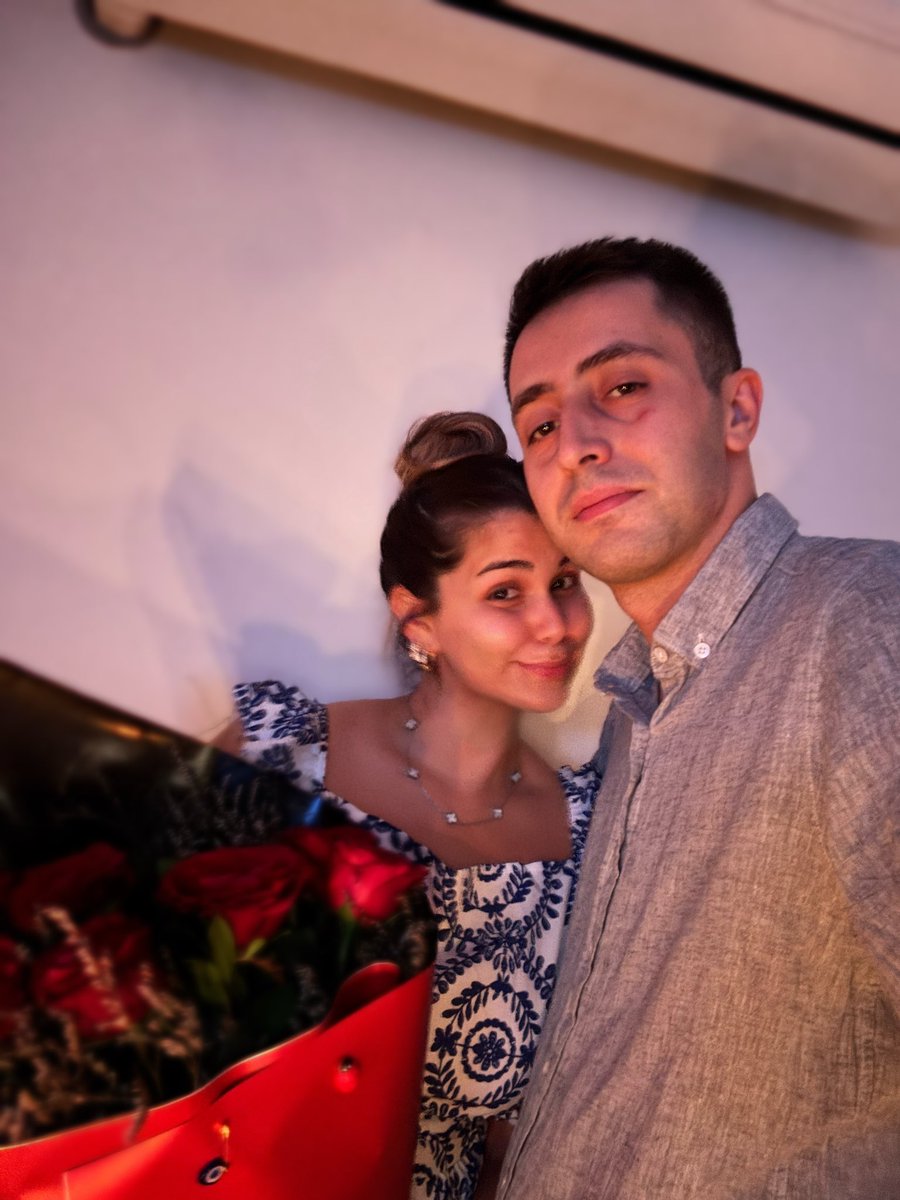 fnuurm's tweet photo. Biz 1 yıldır evliymişiz heyyo 🥰🙈♥️ https://t.co/ZaicdvzN19