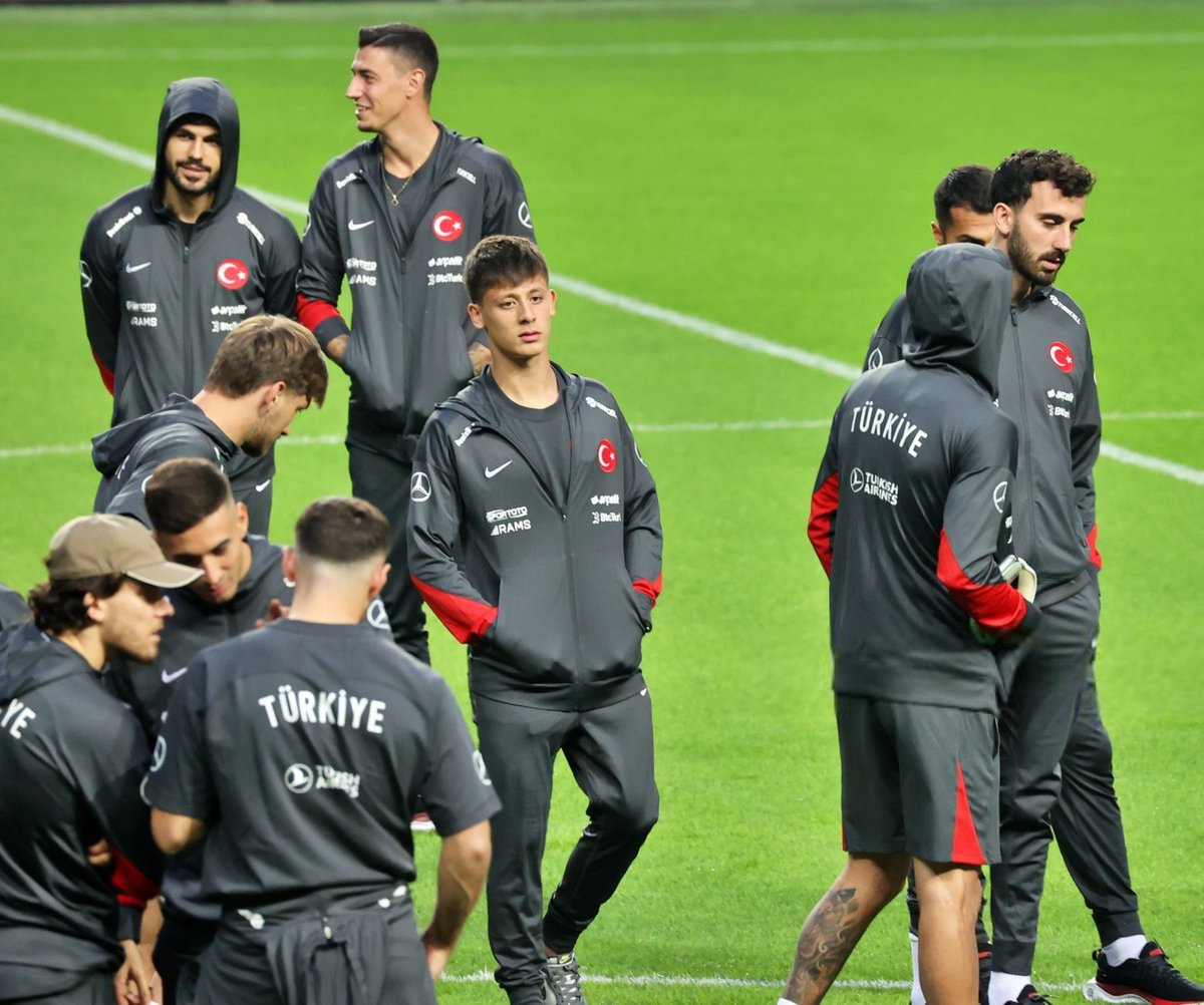 iHQGuler's tweet photo. Here is Arda 🇹🇷❤️ https://t.co/eZlXvDgrAc