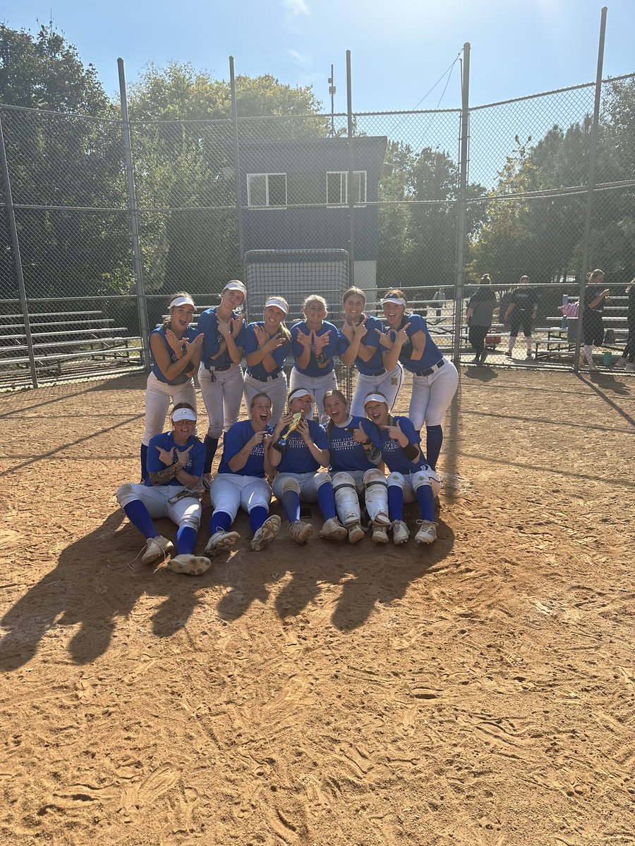 Blue Team brings home the bragging rights this year! Good job to all our girls this fall. Was definitely a fun one. Looking forward to seeing their hard work pay off in the spring! 🏆