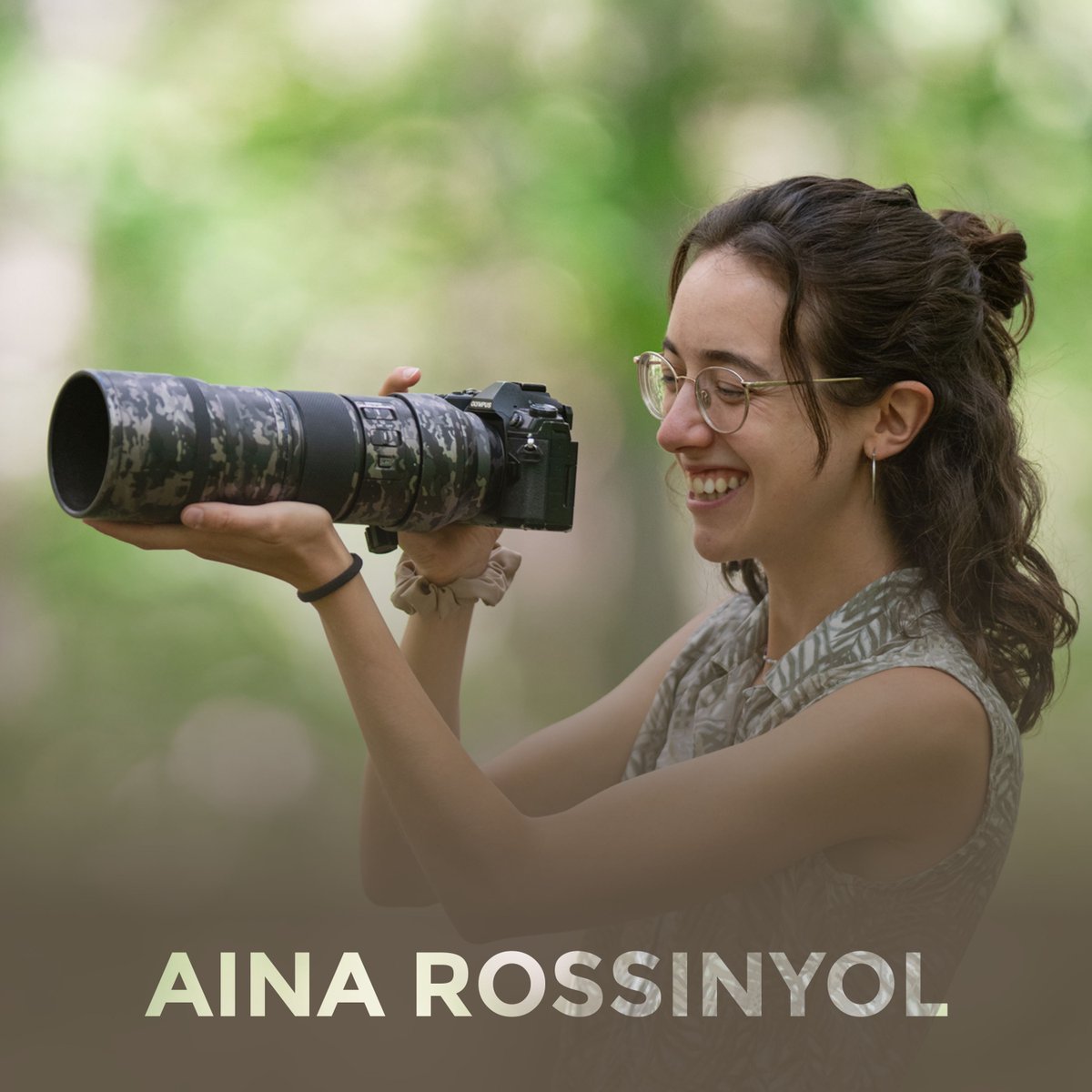 Since childhood, she's been passionate about exploring nature and discovering everything that sparks her curiosity through photography📸. An enthusiast of birds and mammals, with her backpack always ready🌍, she's traveled from the tropics to the Arctic to photograph wildlife🐘🐋