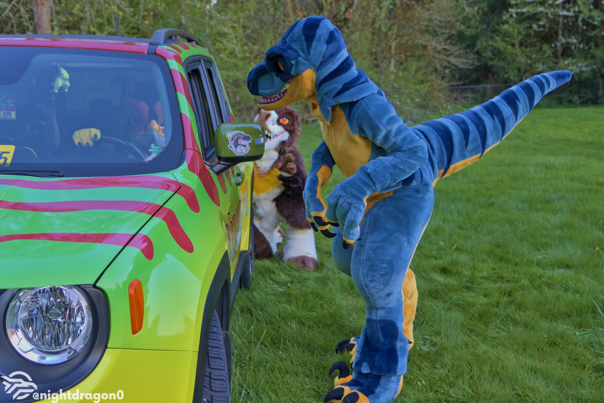 TeaRexee's tweet photo. For your safety, 

Be sure to keep inside your vehicle at all times during the duration of the ride. Our dinosaurs are known to be very curious⚠️ #FursuitFriday 

📷: @nightdragon0 https://t.co/6nDLVaJfmz