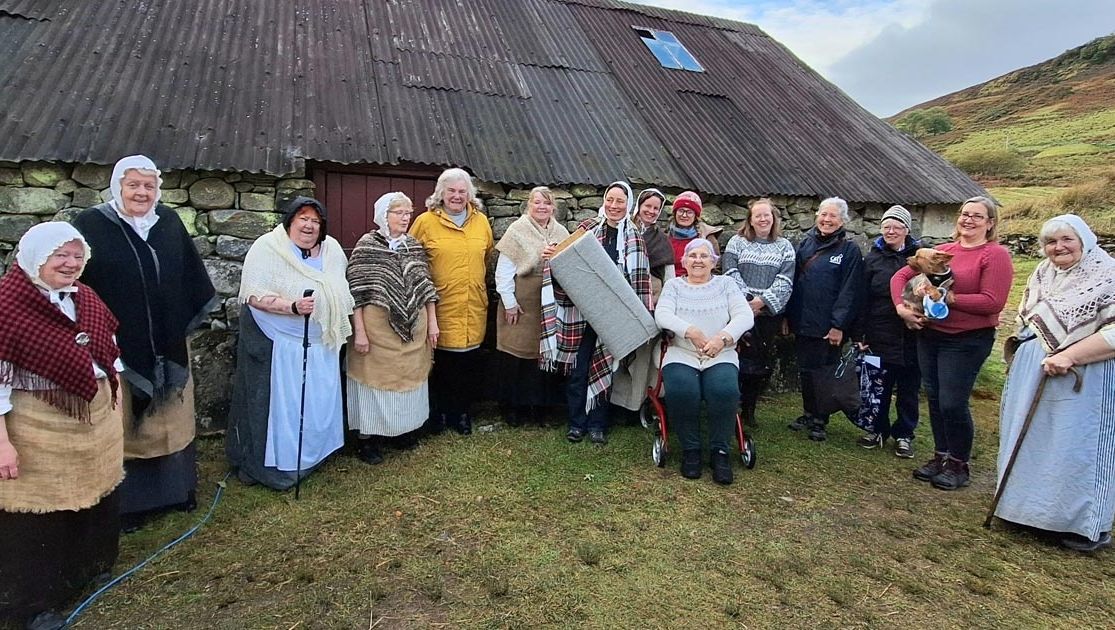 SkyeWeavers's tweet photo. Just back from another brilliant trip to @Auchindrain Township to waulk (hand finish) some of our tweed with Sgioba Luaidh Inbhirchluaidh + Mull waulking group Cuigeal. Videos to follow soon! #heritage #craft #madeinscotland https://t.co/6wpy73BB46