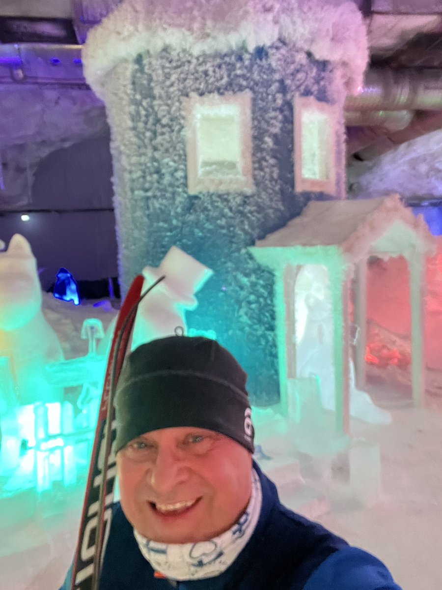 AkiPuustinen's tweet photo. Pahamaineiset latujengit painuneet maan alle, jossa ne voitelevat kunniallisia kansalaisia #downunder #pertsaa https://t.co/pJRuMA0dGy