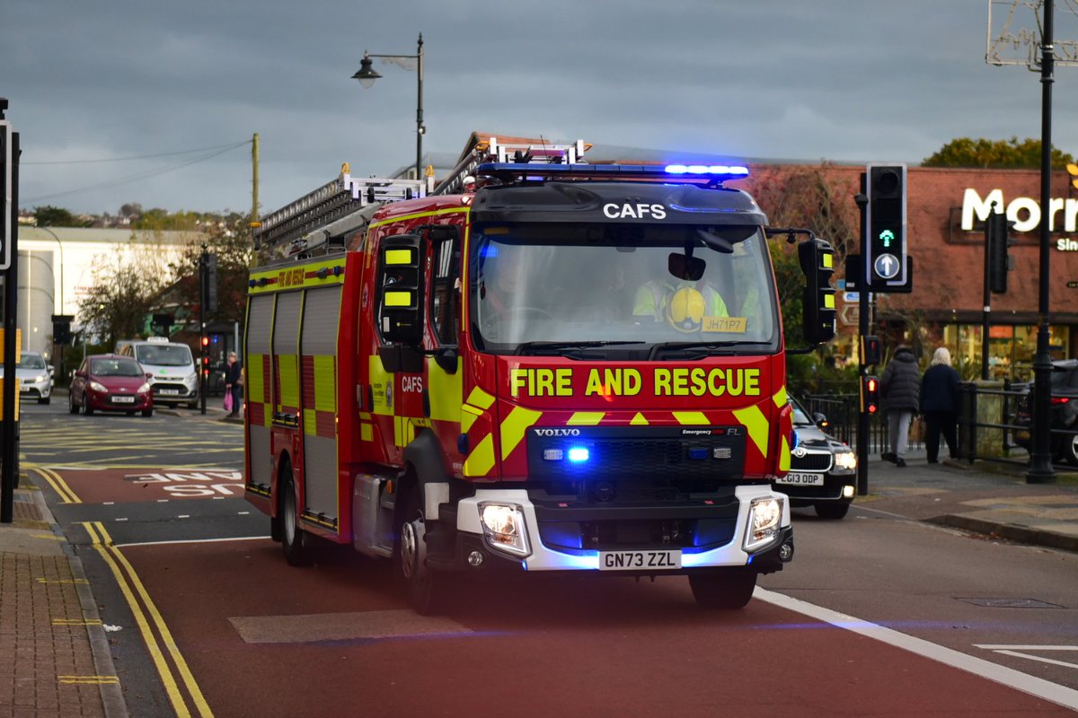 Gareth Perkins (@suffiresnapper) on Twitter photo They follow me (when outside of Suffolk!) <a href="/HantsIOW_fire/">Hampshire & Isle of Wight Fire & Rescue Service</a> Newport responding to a shout this afternoon They follow me (when outside of Suffolk!) <a href="/HantsIOW_fire/">Hampshire & Isle of Wight Fire & Rescue Service</a> Newport responding to a shout this afternoon